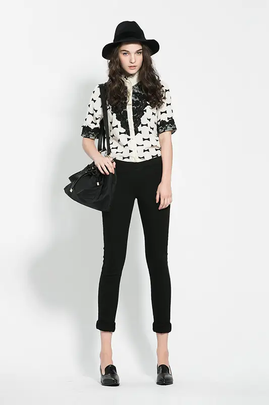 V領層次蕾絲造型雪紡襯衫